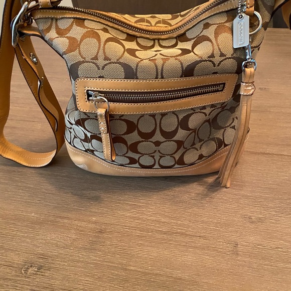 Coach Cross Body Classic Tan Bag - Picture 3 of 4